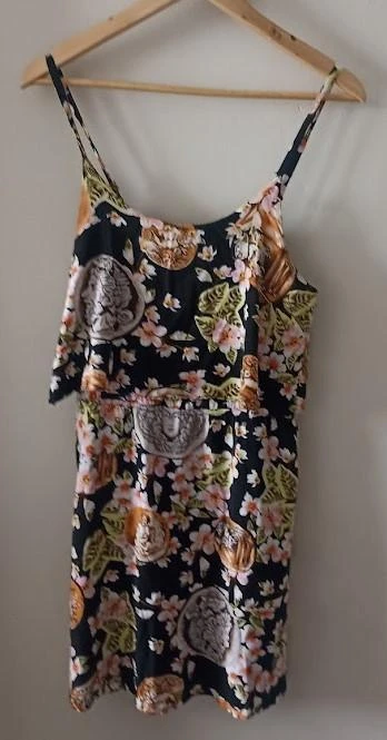 Robe d'été fluide IVIVI – Motif fleuri & Statues antiques – Taille M